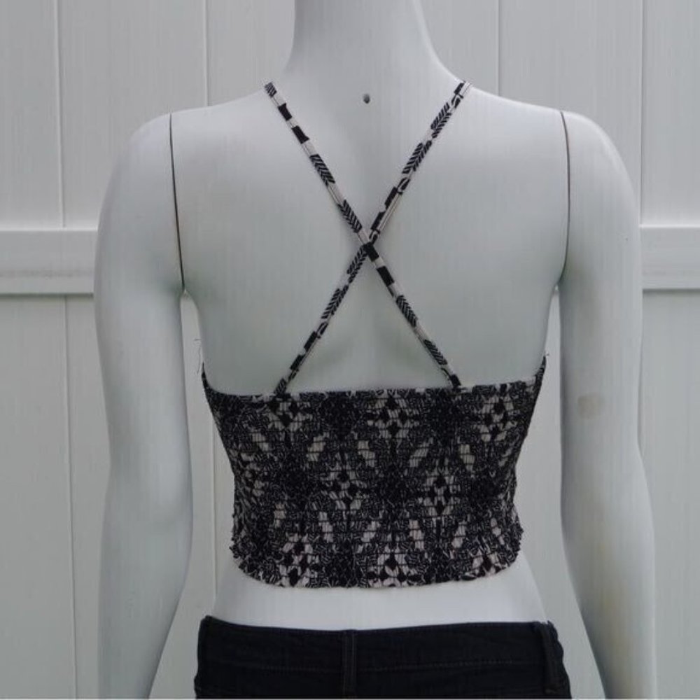 Black and white cropped top with smocked back Size XS - Picture 8 of 9